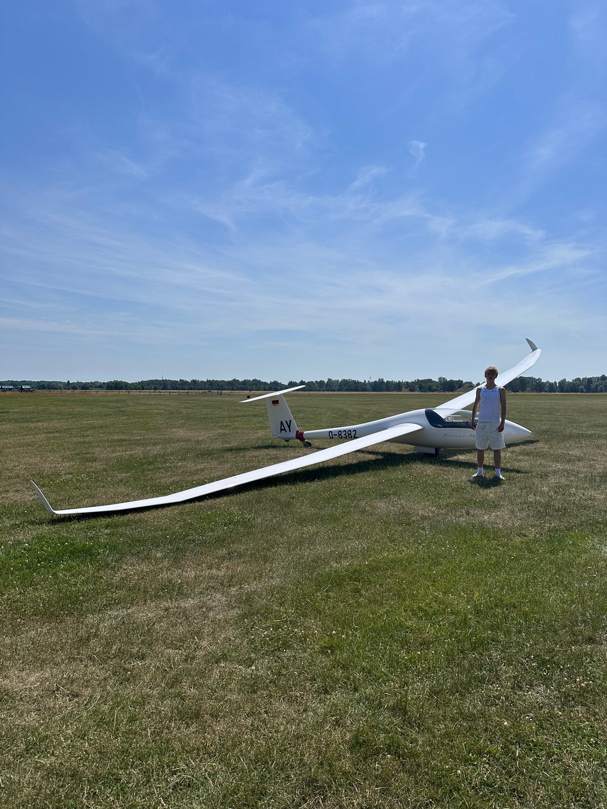 TERRITORIUM 1 — Glider Airport Shorts